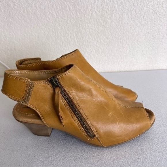 Earth Kristy Sand Brown Leather Zip Adjustable Open Toe Booties 7 D wide - Picture 1 of 9